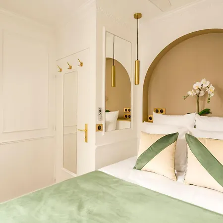 Merveil - Luxury - Marais - Poissonniere Apartment *